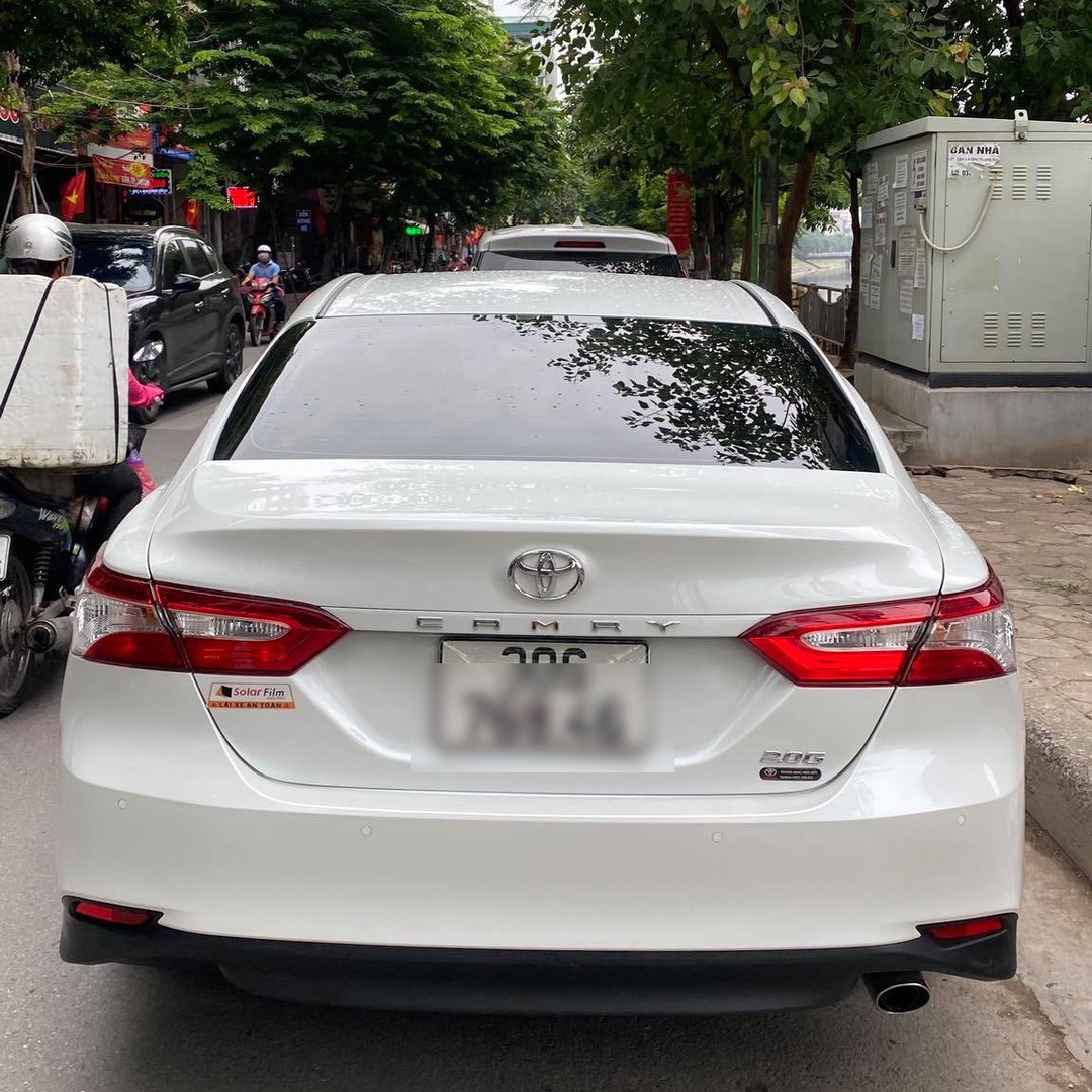 TOYOTA CAMRY 2018-2024 custom-fit car window sun shades — photo 10