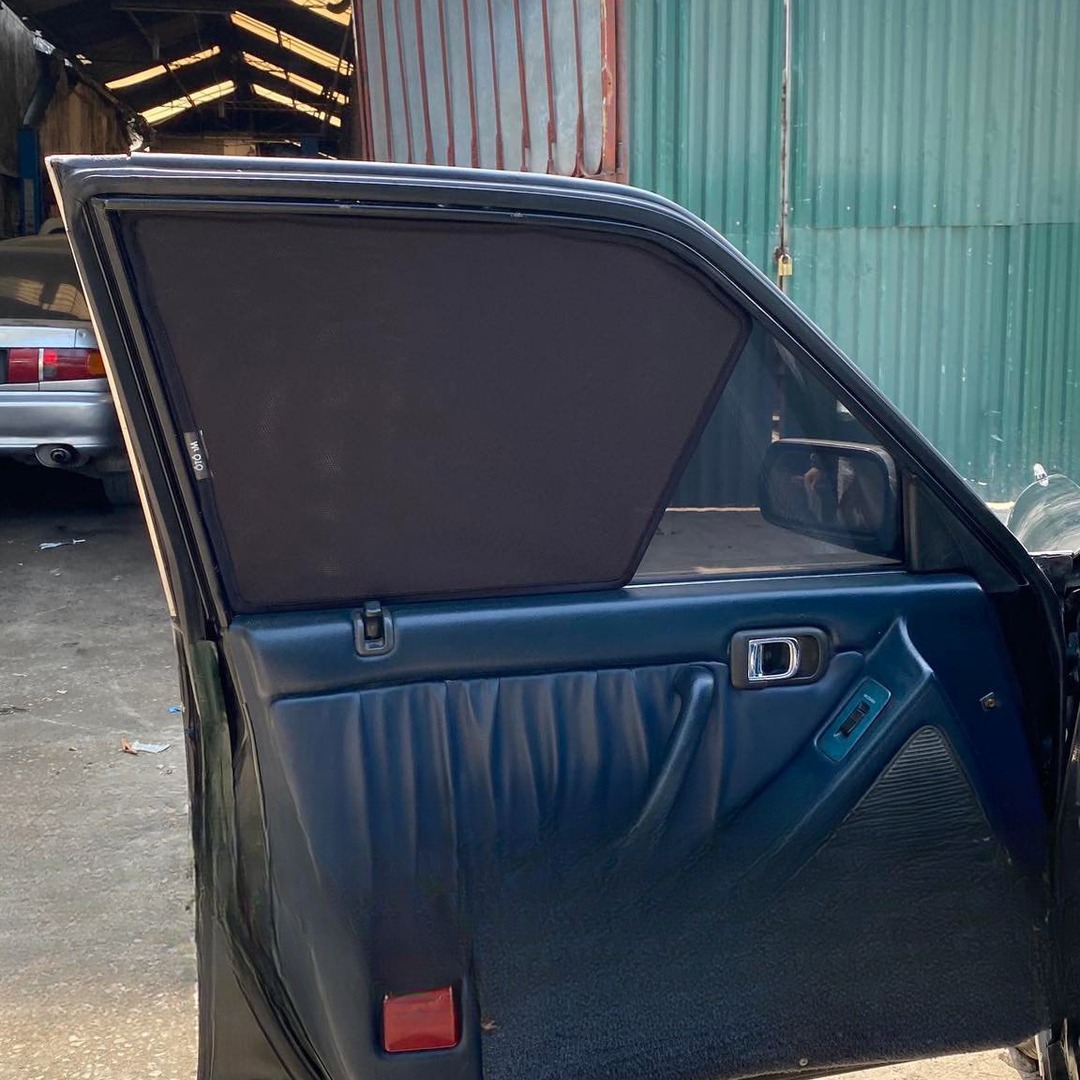 TOYOTA CROWN custom-fit car window sun shades — photo 3