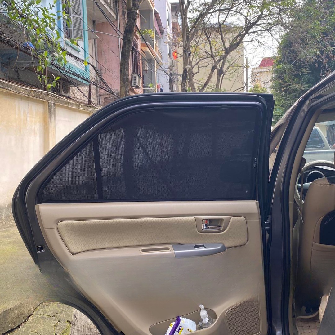 TOYOTA FORTUNER 2007-2016 custom-fit car window sun shades — photo 2