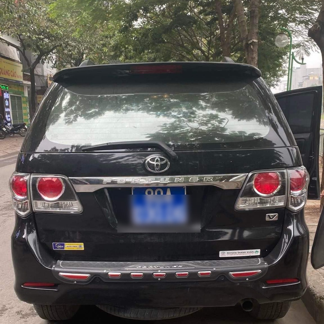 TOYOTA FORTUNER 2007-2016 custom-fit car window sun shades — photo 8