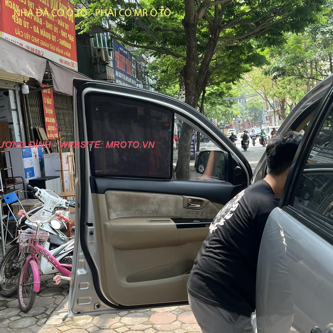 TOYOTA FORTUNER 2007-2016 custom-fit car window sun shades — photo 13
