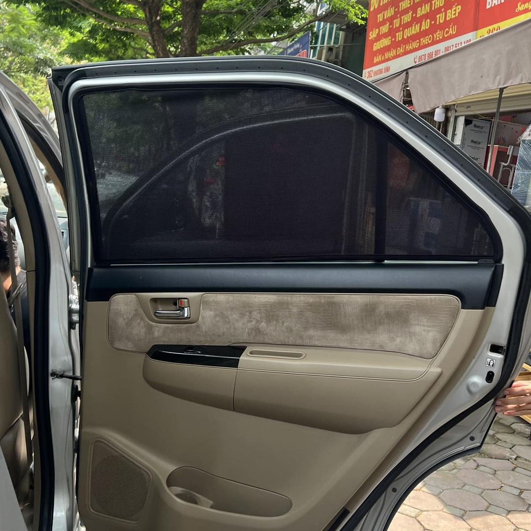 TOYOTA FORTUNER 2007-2016 custom-fit car window sun shades — photo 15