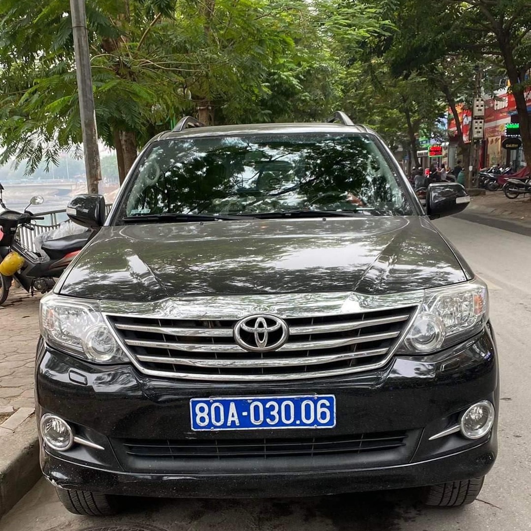 TOYOTA FORTUNER 2007-2016 custom-fit car window sun shades — photo 22