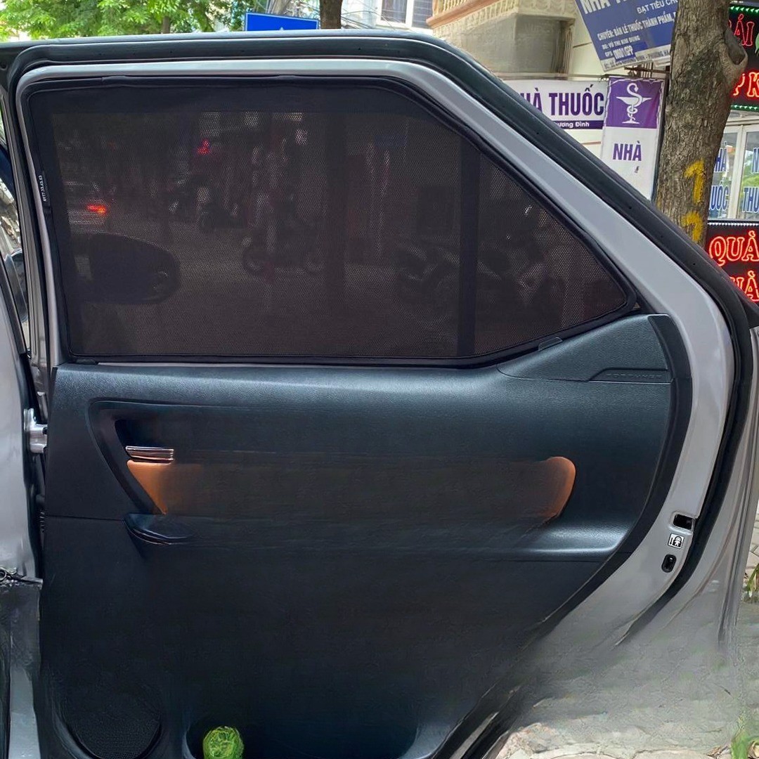 Toyota Fortuner 2nd Gen SUV 2015-2026 car window sun shades — photo 2