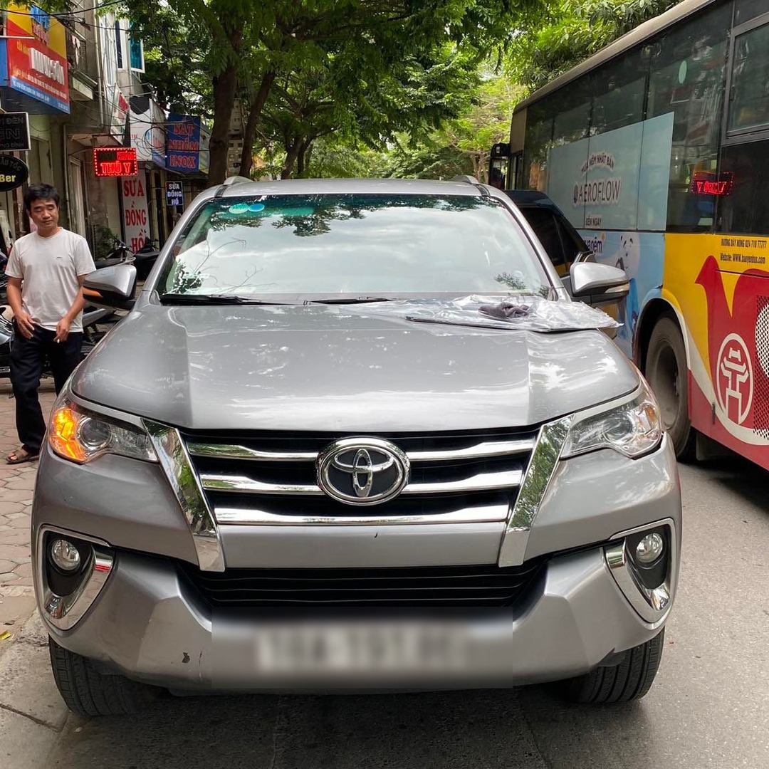 TOYOTA FORTUNER 2017-2025 custom-fit car window sun shades — photo 10