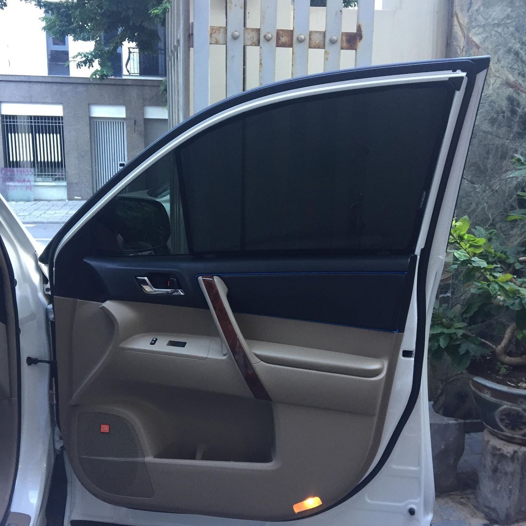TOYOTA KLUGER 2008-2014 custom-fit car window sun shades — photo 3