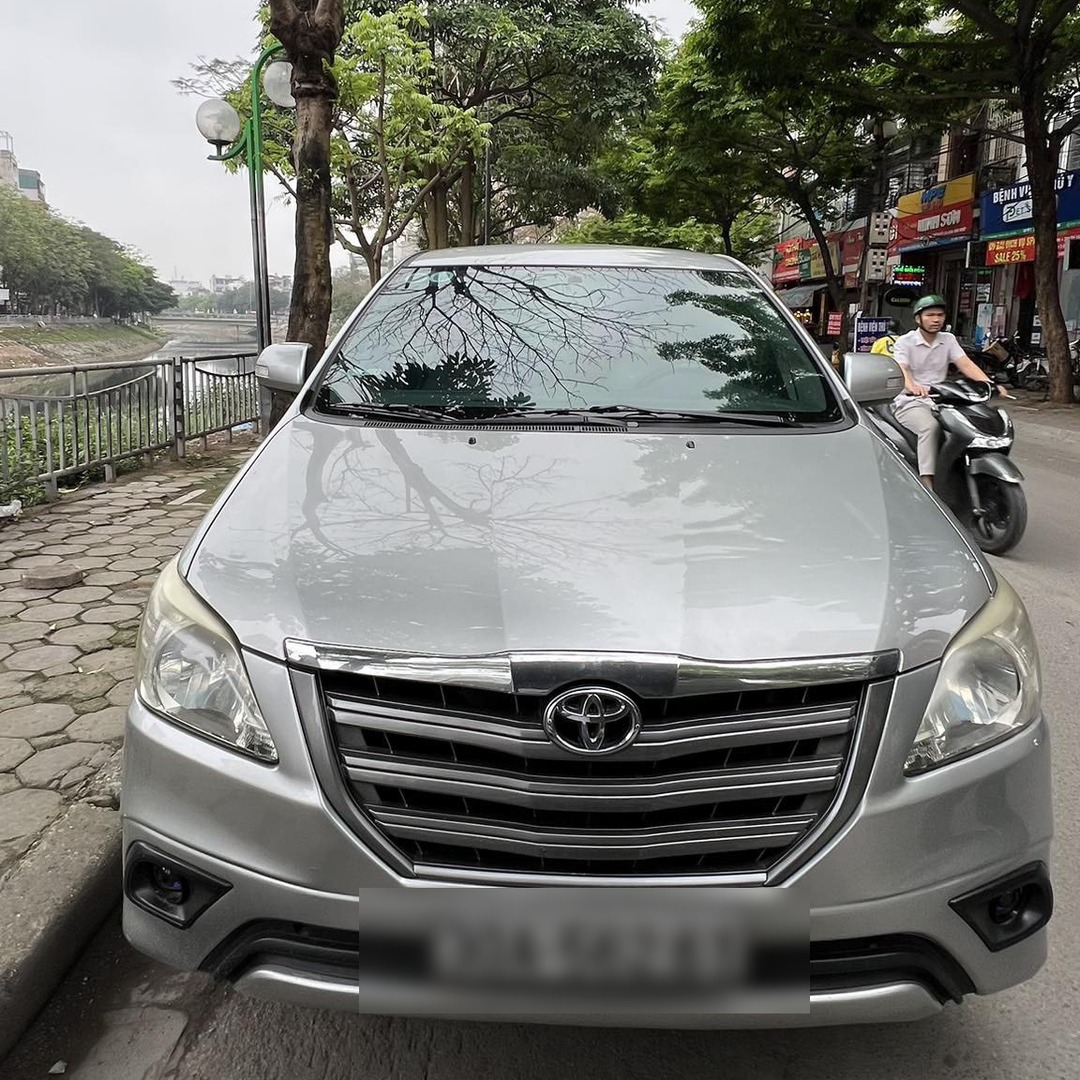TOYOTA INNOVA 2006-2015 car window sun shades — photo 3
