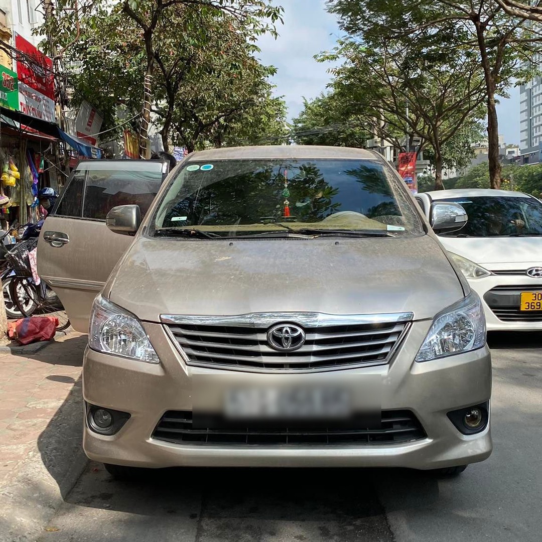 TOYOTA INNOVA 2006-2015 custom-fit car window sun shades — photo 6
