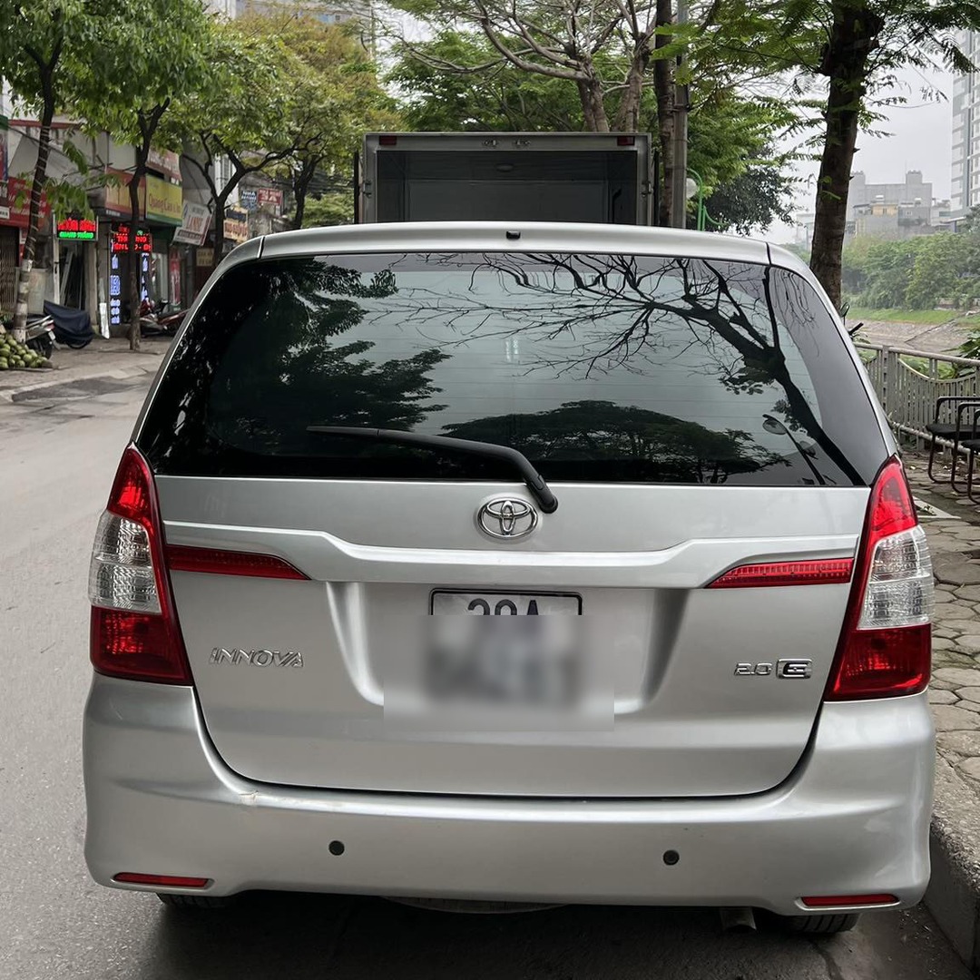 TOYOTA INNOVA 2006-2015 custom-fit car window sun shades — photo 14