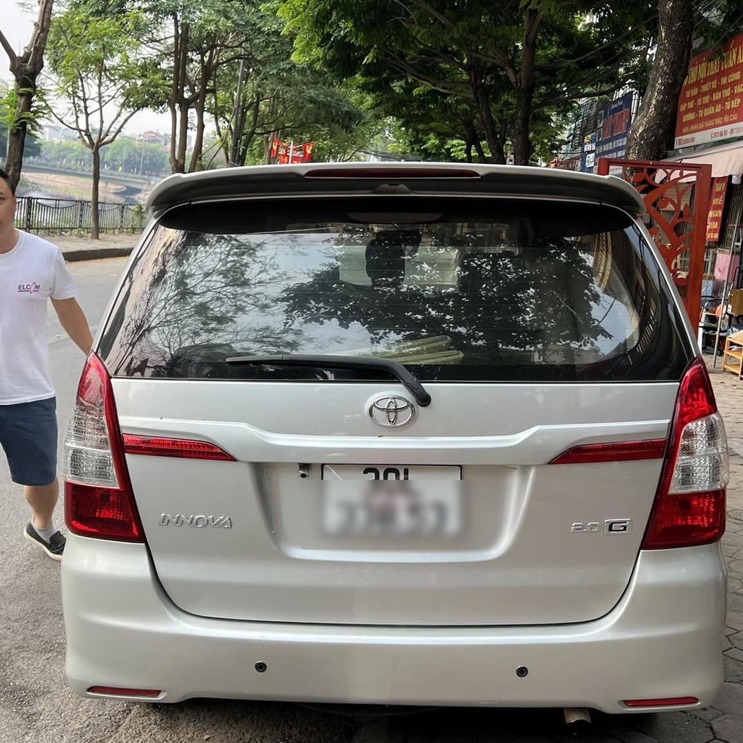TOYOTA INNOVA 2006-2015 custom-fit car window sun shades — photo 20