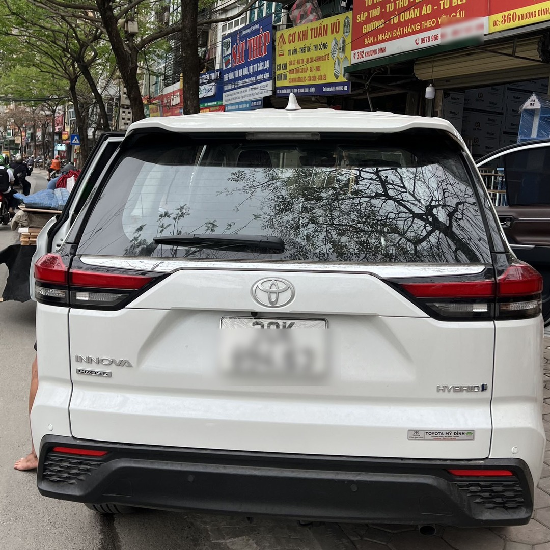 TOYOTA INNOVA CROSS (HYCROSS) 2023-2025 custom-fit car window sun shades — photo 4