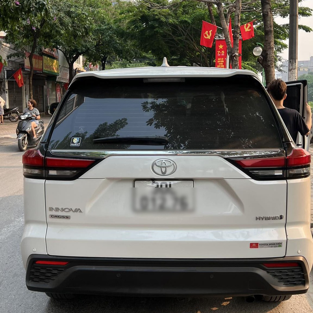 TOYOTA INNOVA CROSS (HYCROSS) 2023-2025 custom-fit car window sun shades — photo 10