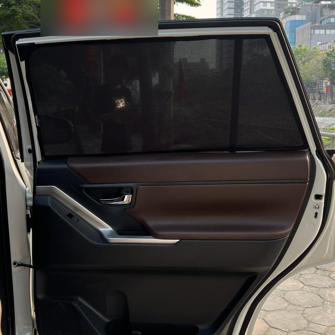 Toyota Innova Cross 1st Gen People Mover 2022-2026 car window sun shades — photo 2