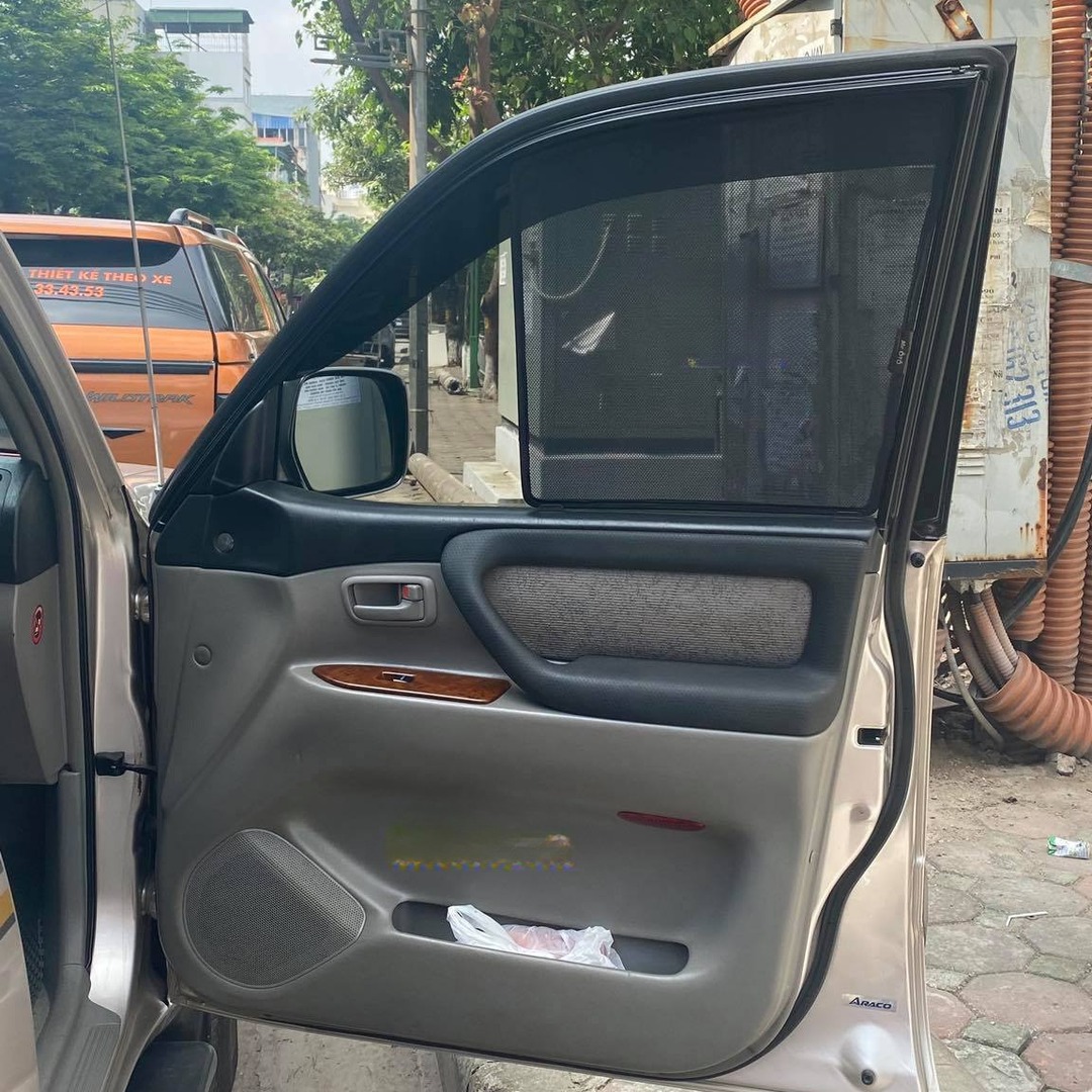 TOYOTA LAND CRUISER (LC100) 2000-2010 custom-fit car window sun shades — photo 6