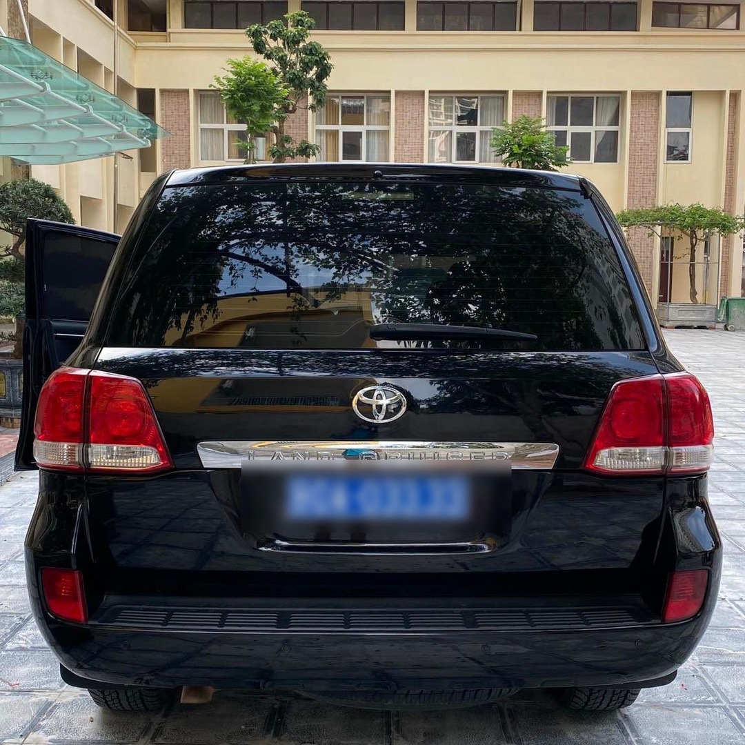 TOYOTA LAND CRUISER (LC200) 2011-2021 custom-fit car window sun shades — photo 4