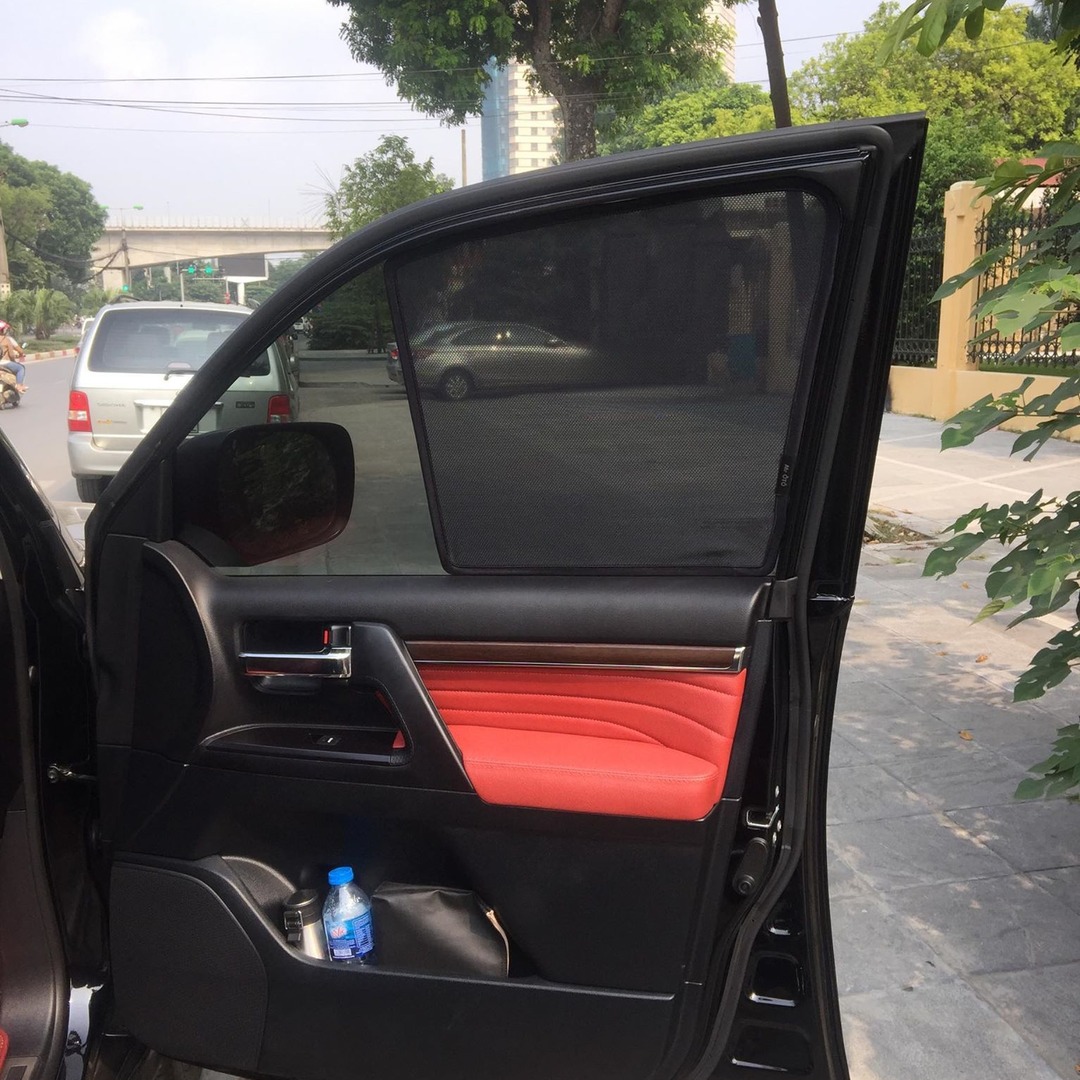 TOYOTA LAND CRUISER (LC200) 2011-2021 custom-fit car window sun shades — photo 13