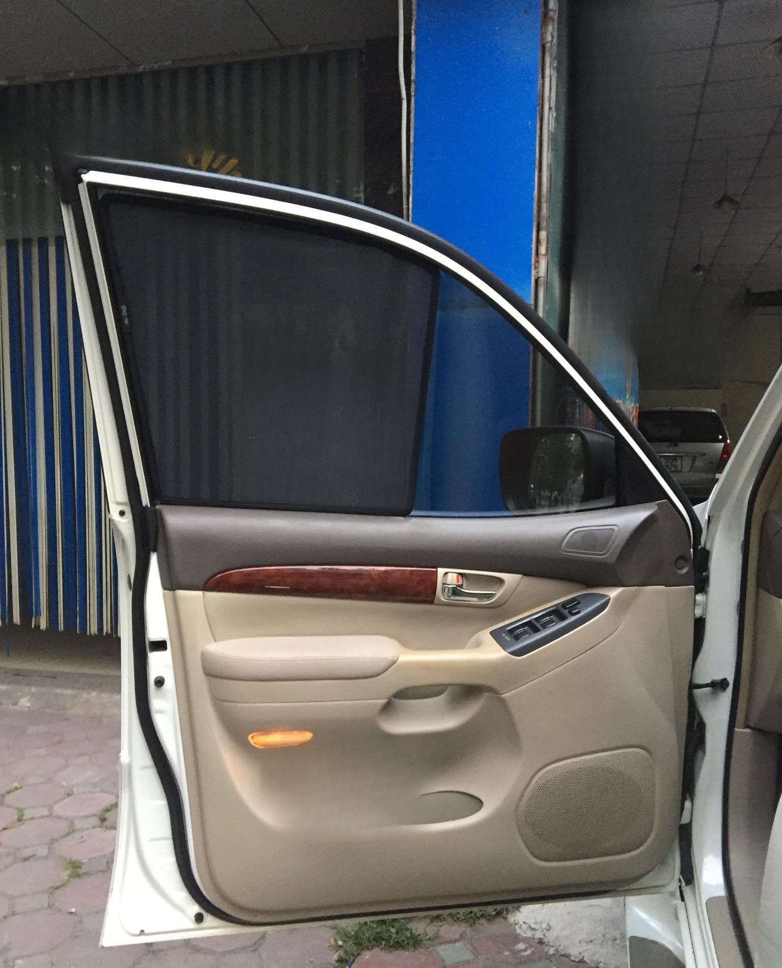 Toyota Prado 120 Series SUV 2003-2009 car window sun shades — photo 5