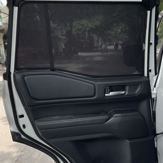 Custom-fit sun shades fitted to a TOYOTA LAND CRUISER PRADO 2024-2025