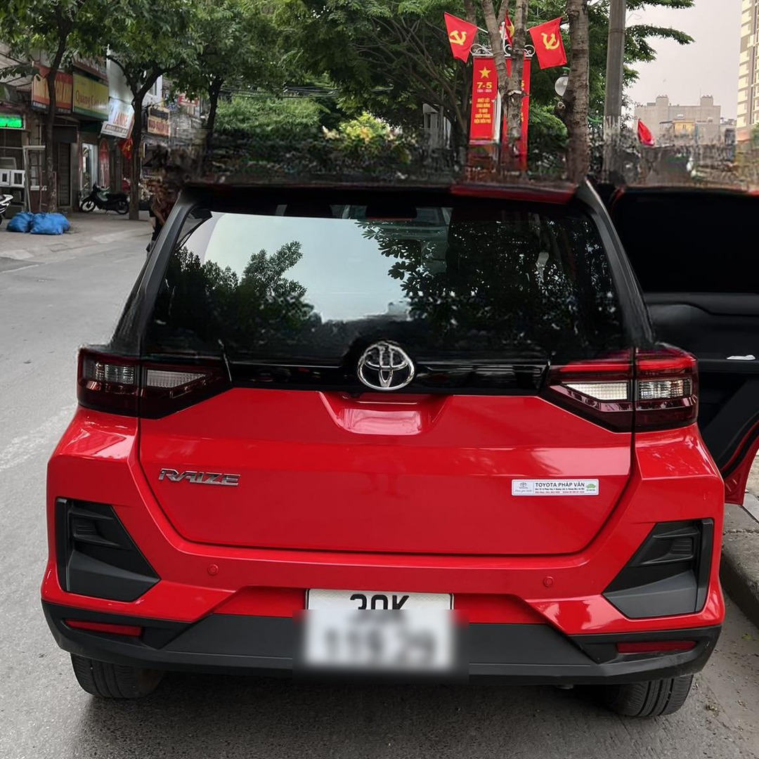 TOYOTA RAIZE custom-fit car window sun shades — photo 2