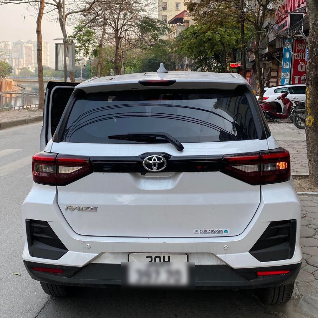 TOYOTA RAIZE custom-fit car window sun shades — photo 7