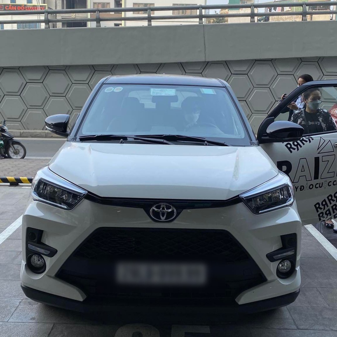 TOYOTA RAIZE custom-fit car window sun shades — photo 13