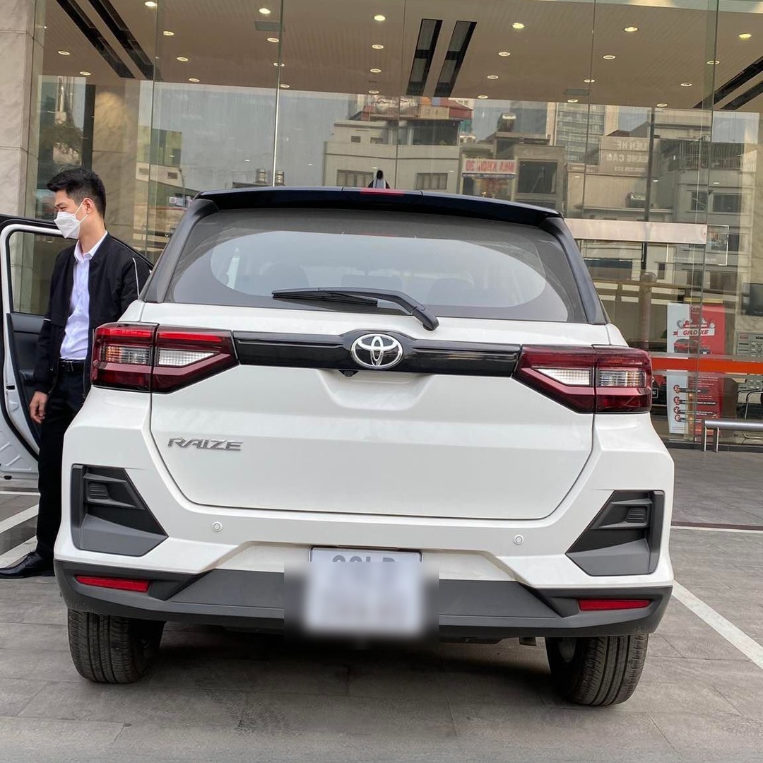 TOYOTA RAIZE custom-fit car window sun shades — photo 16