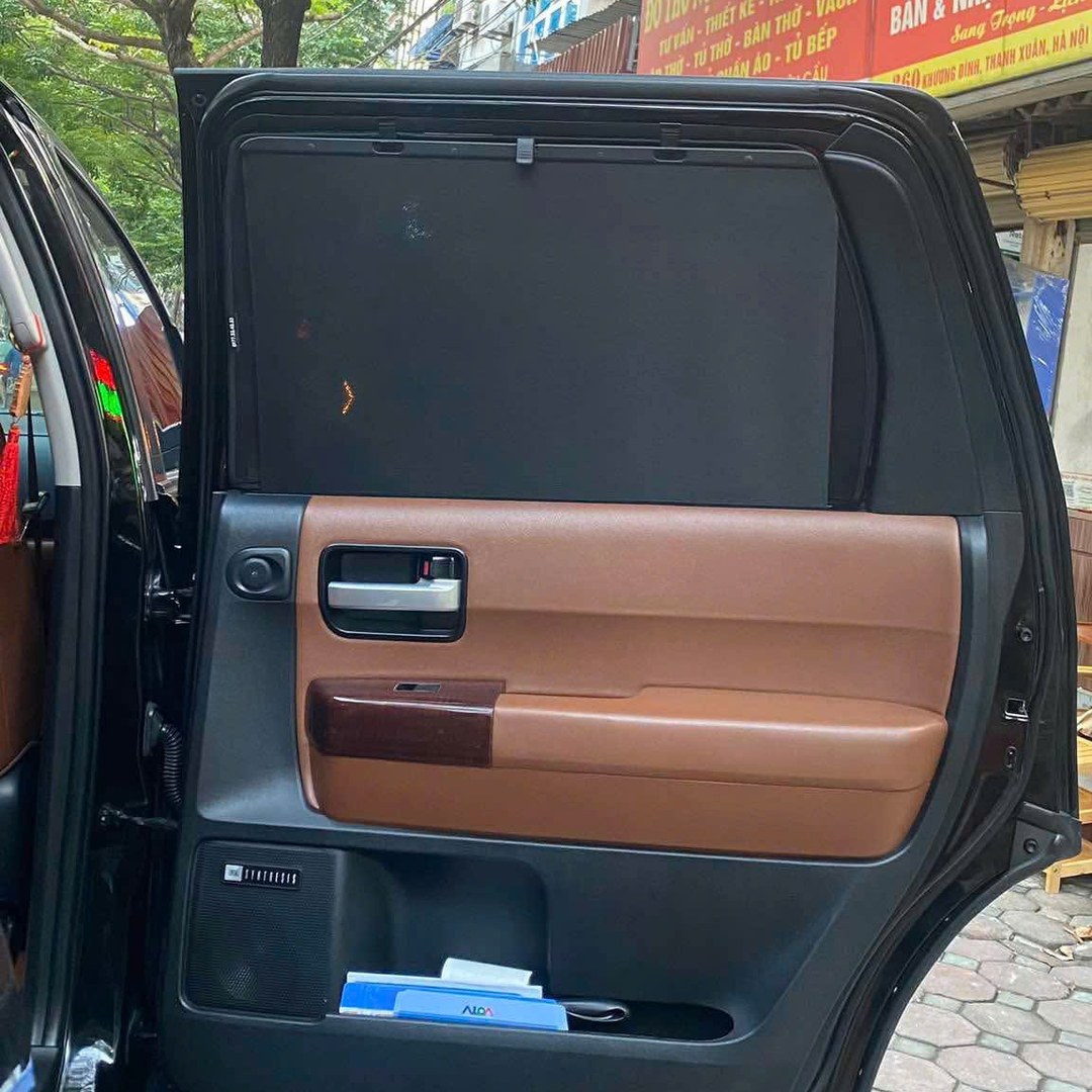 Toyota Sequoia 2nd Gen SUV 2007-2022 car window sun shades — photo 2