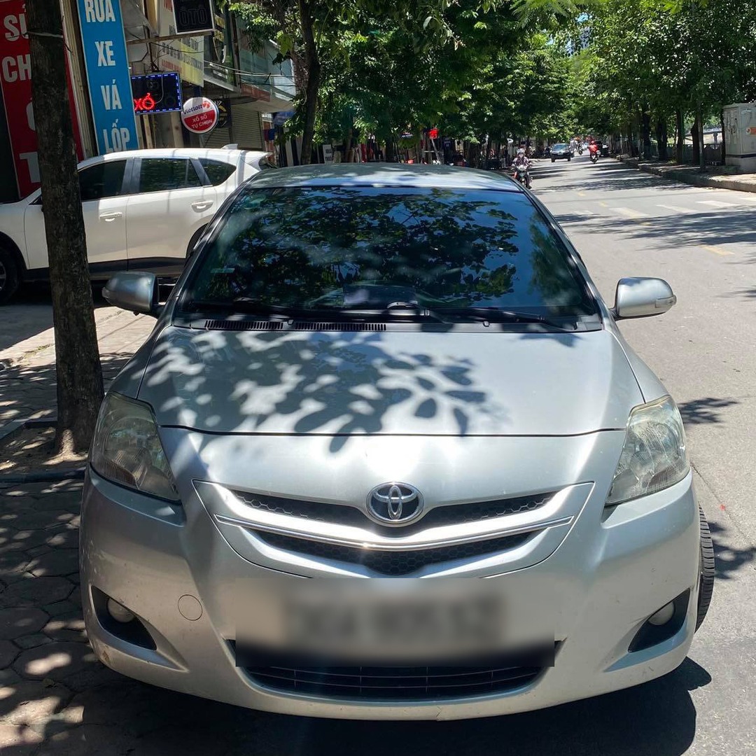 TOYOTA VIOS 2008-2013 custom-fit car window sun shades — photo 1