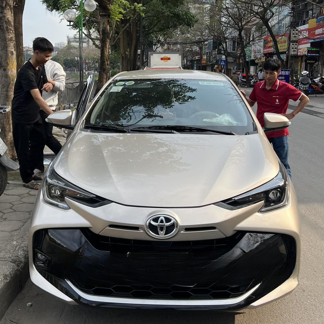 TOYOTA VIOS 2024-2025 custom-fit car window sun shades — photo 1