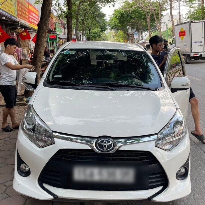 TOYOTA WIGO 2017-2022 custom-fit car window sun shades — photo 1