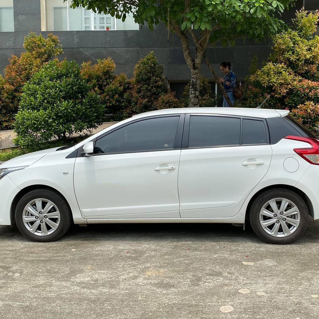 TOYOTA YARIS 2013-2018 custom-fit car window sun shades — photo 13