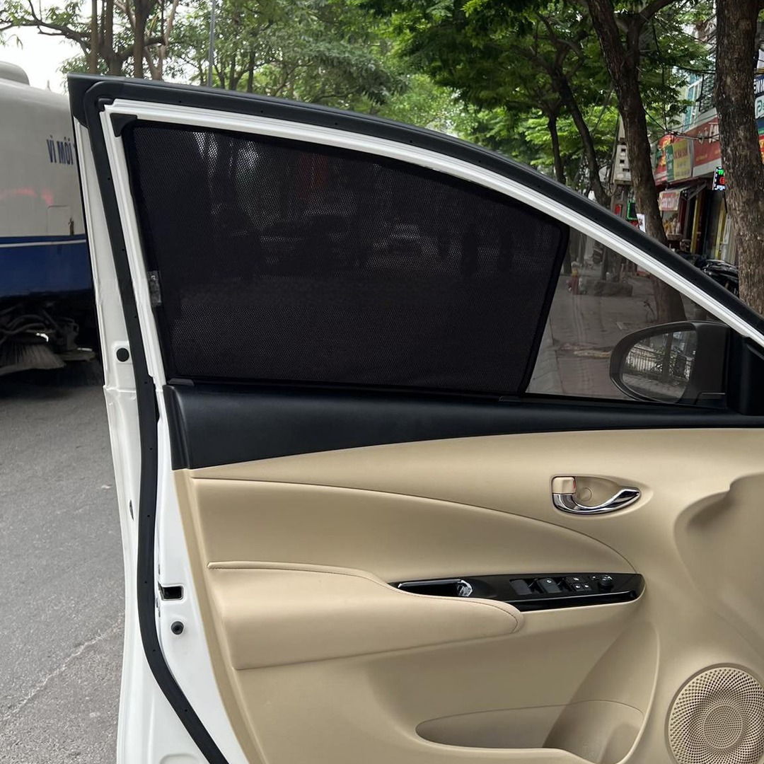 TOYOTA YARIS 2019-2022 custom-fit car window sun shades — photo 3