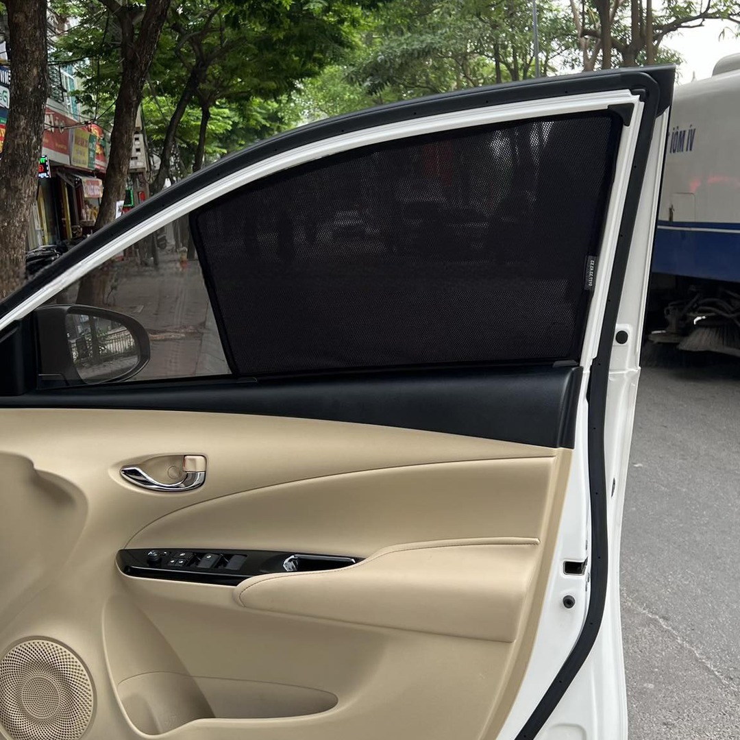 TOYOTA YARIS 2019-2022 custom-fit car window sun shades — photo 5
