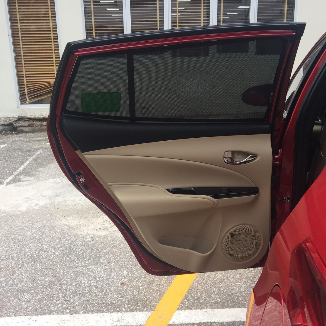 TOYOTA YARIS 2019-2022 custom-fit car window sun shades — photo 7