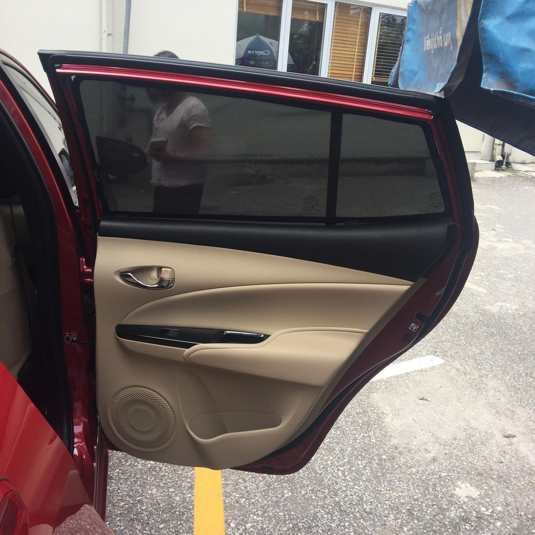 TOYOTA YARIS 2019-2022 custom-fit car window sun shades — photo 10