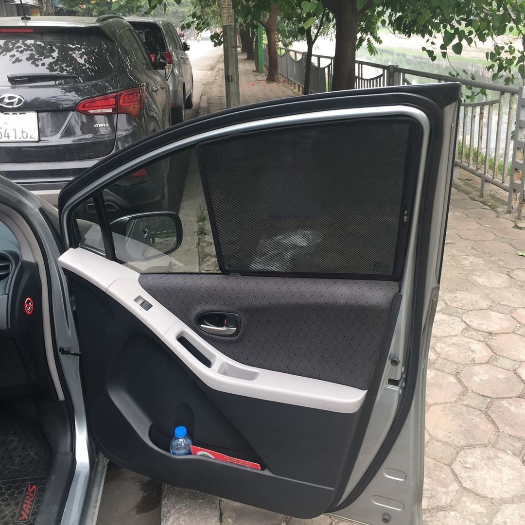 TOYOTA YARIS HATCHBACK 2007-2012 custom-fit car window sun shades — photo 3