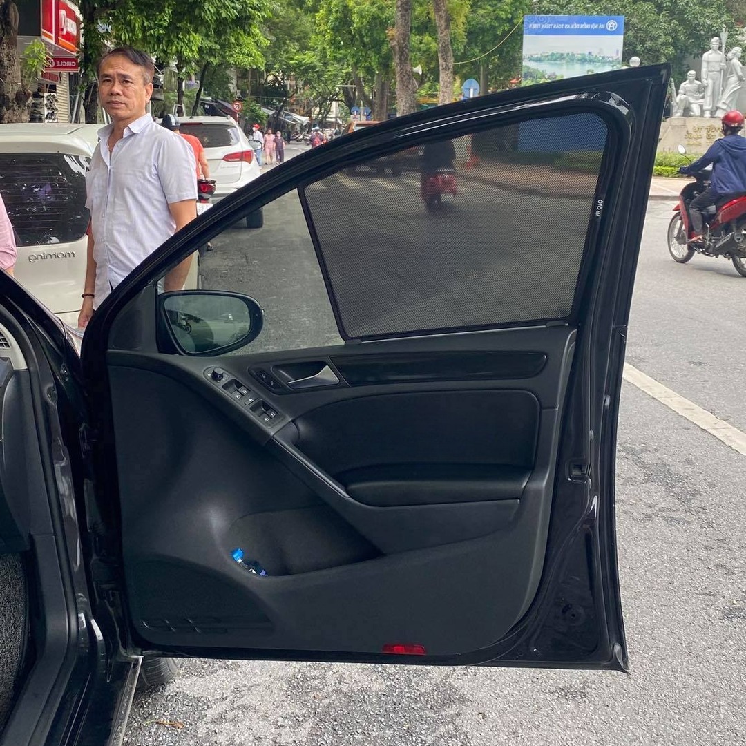 VOLKSWAGEN GOLF custom-fit car window sun shades — photo 6