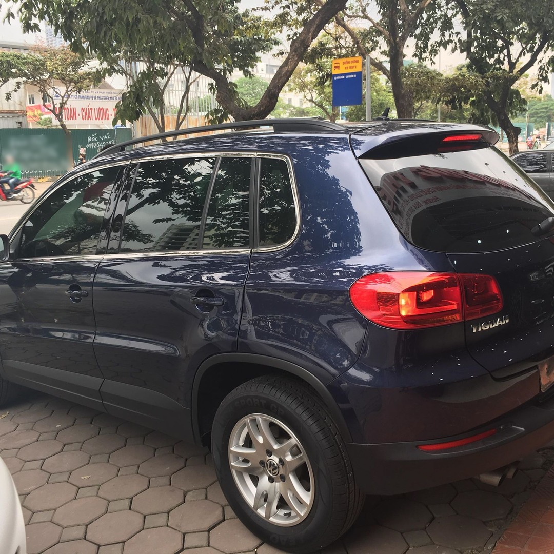 VOLKSWAGEN TIGUAN 2009-2017 custom-fit car window sun shades — photo 7