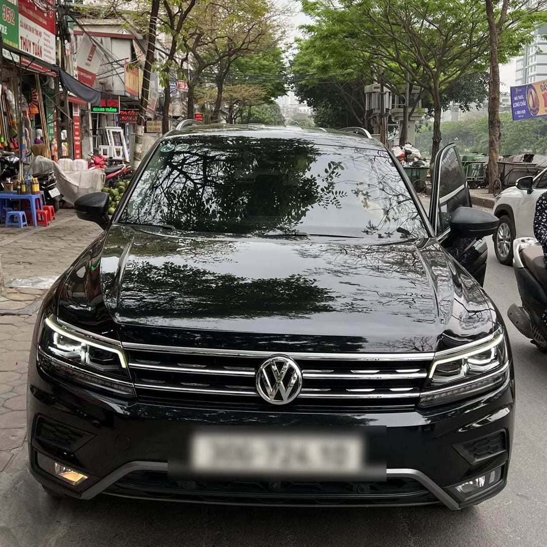 VOLKSWAGEN TIGUAN ALL SPACE 2018-2024 custom-fit car window sun shades — photo 4
