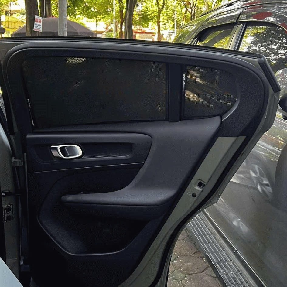 VOLVO EC40 custom-fit car window sun shades — photo 5