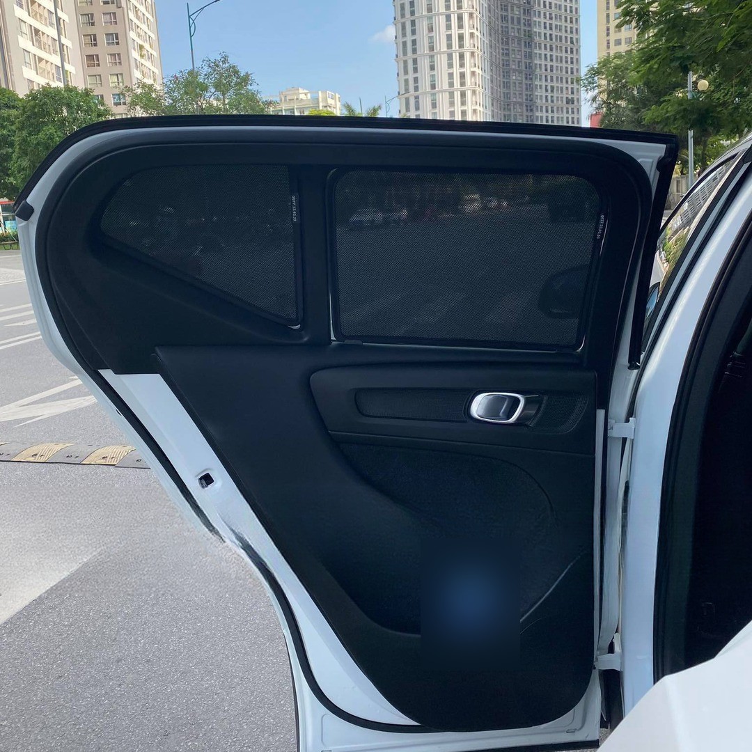 Volvo XC40 1st Gen SUV 2018-2026 car window sun shades — photo 2