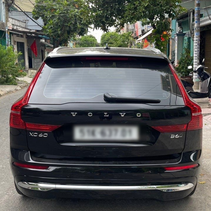 VOLVO XC60 custom-fit car window sun shades — photo 4