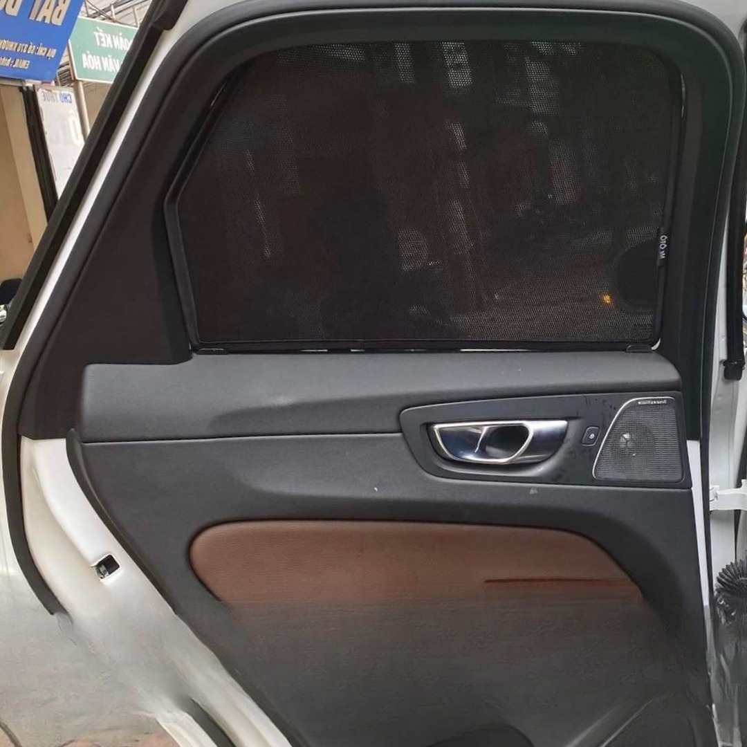 VOLVO XC60 custom-fit car window sun shades — photo 8