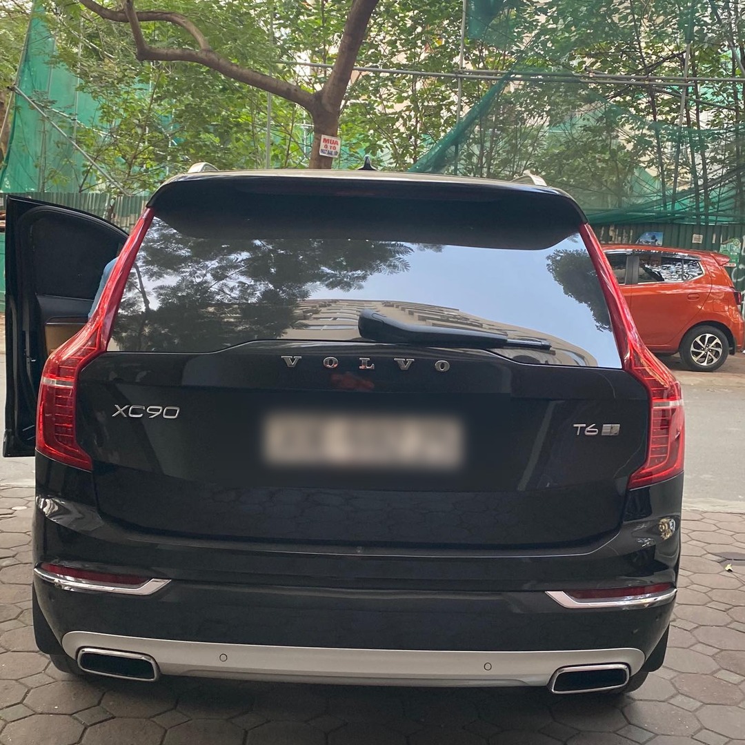 VOLVO XC90 custom-fit car window sun shades — photo 4