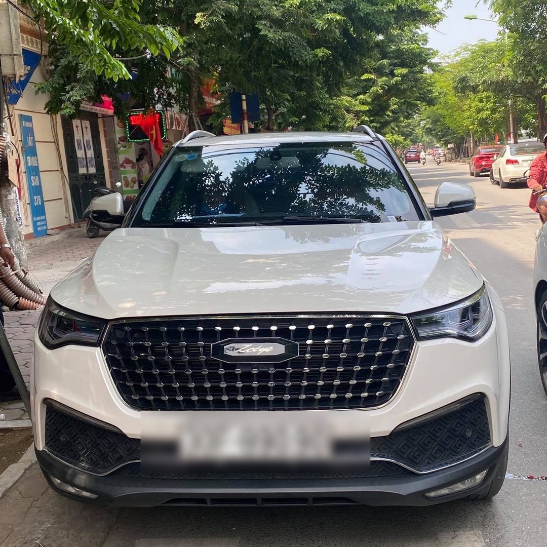 ZOTYE Z8 custom-fit car window sun shades — photo 1